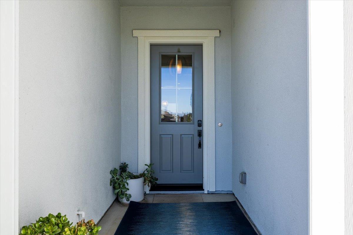 Property Photo: 202 Zenaida Court CA 95762