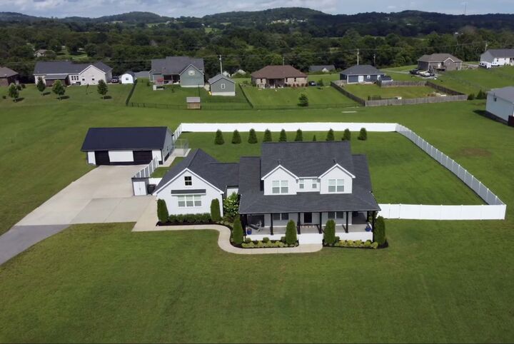 Property Photo:  150 Bryson Ln  TN 37031 