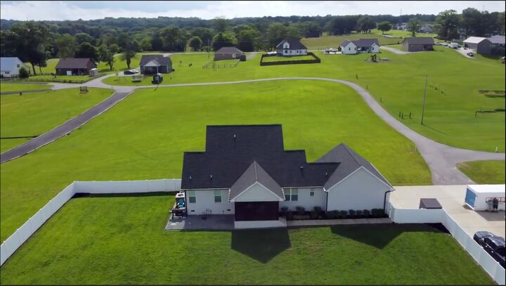 Property Photo: 150 Bryson Ln TN 37031