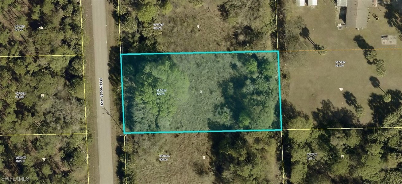 Property Photo: 610 Magnolia Avenue FL 33972