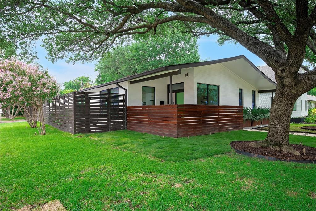 Property Photo: 6135 Marquita Avenue TX 75214
