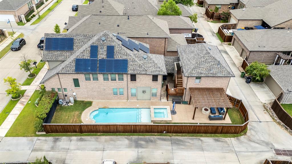 Property Photo: 1110 Amber Rose Way TX 76005