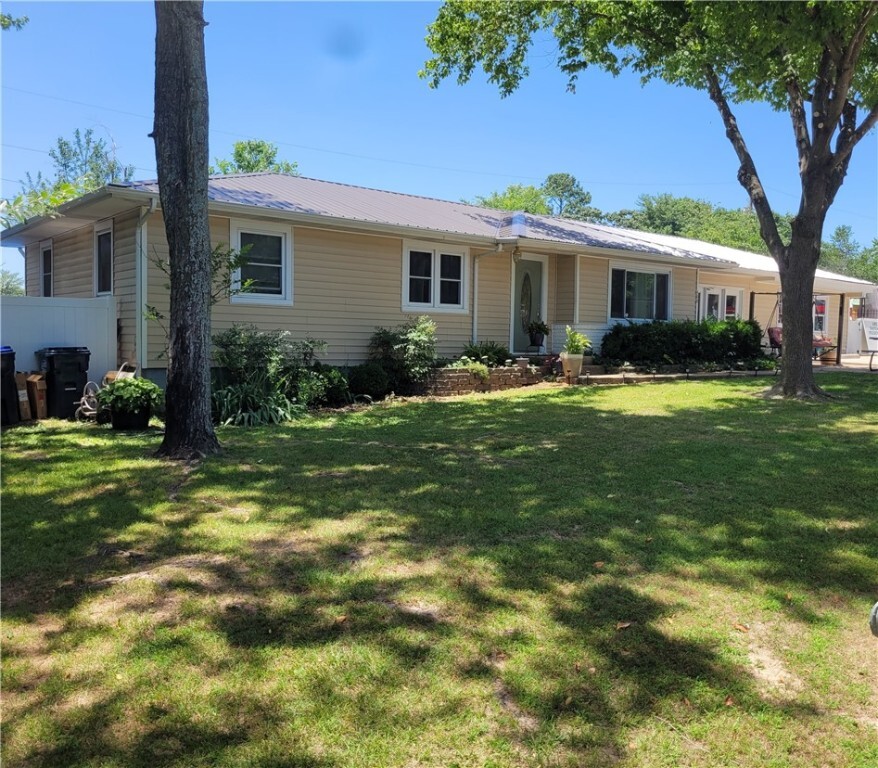 Property Photo: 400 Franklin Street AR 72601