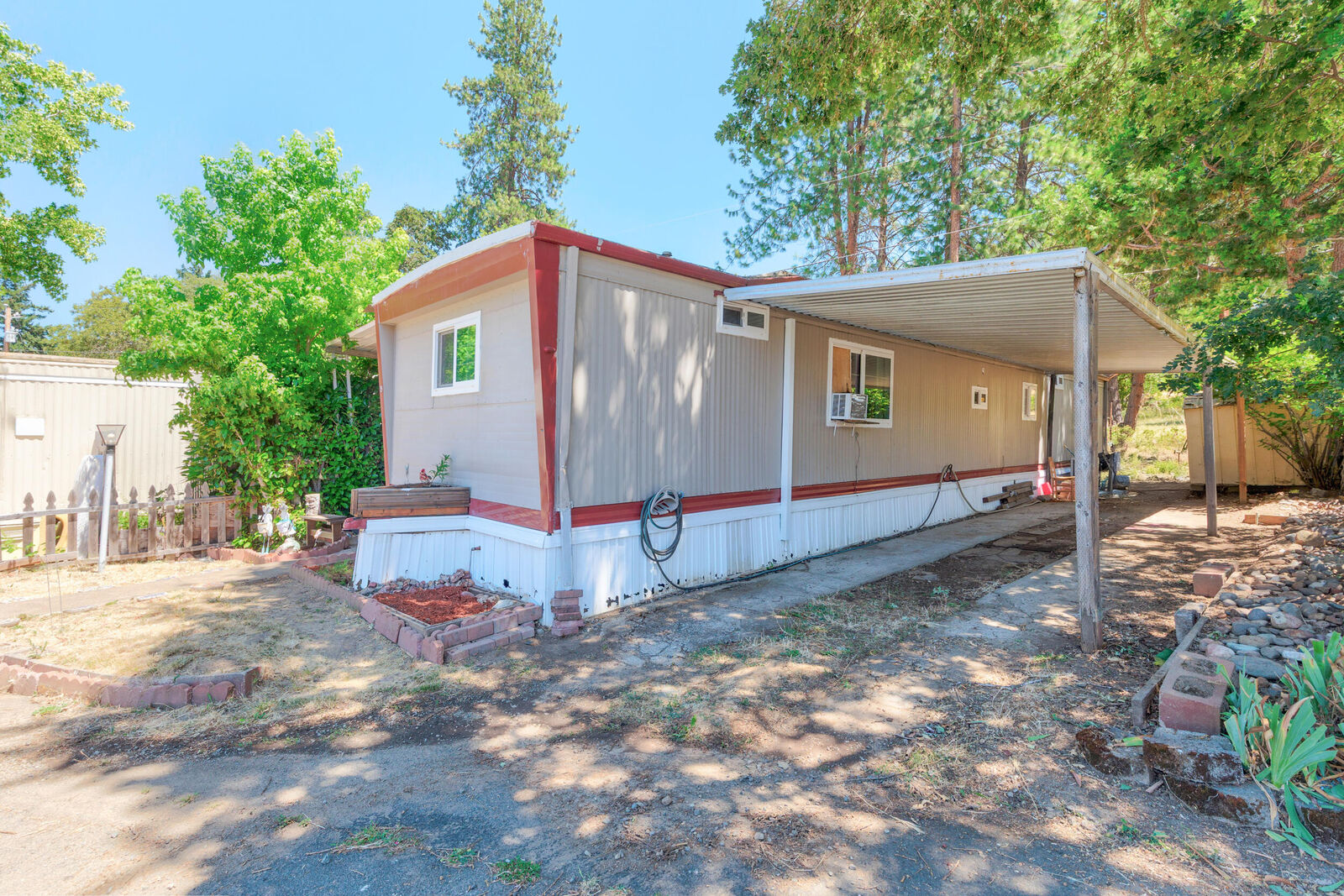 Property Photo: 7001 Rogue River Highway 19 OR 97527