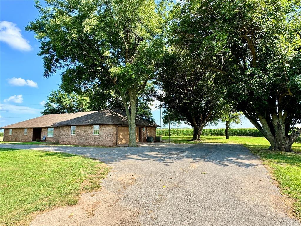 Property Photo: 1383 County Road 1373 OK 73018