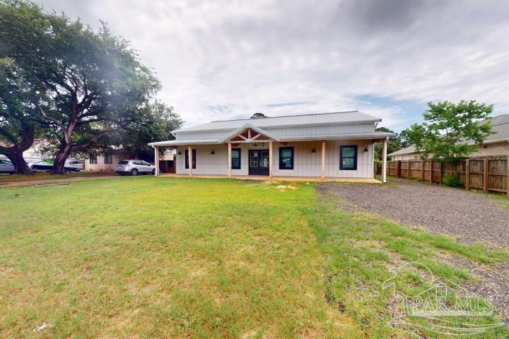 Property Photo: 115 Ridgewood Ave FL 32569