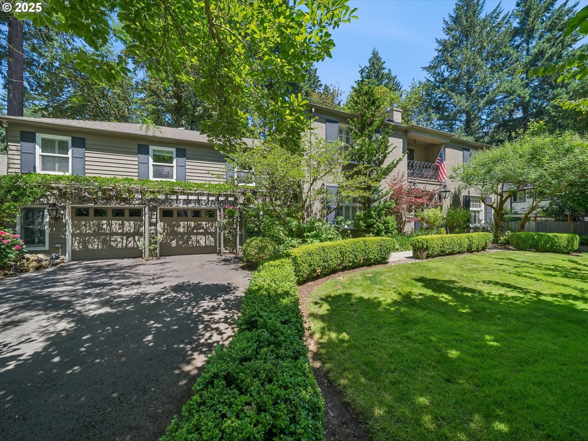Property Photo: 168 Pine Valley Rd OR 97034