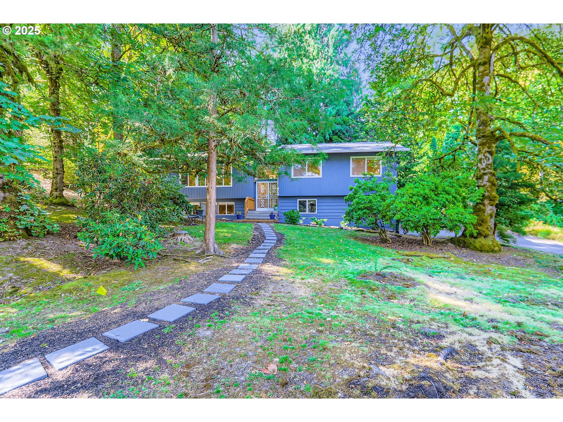 Property Photo:  6118 SW Nevada Ct  OR 97219 