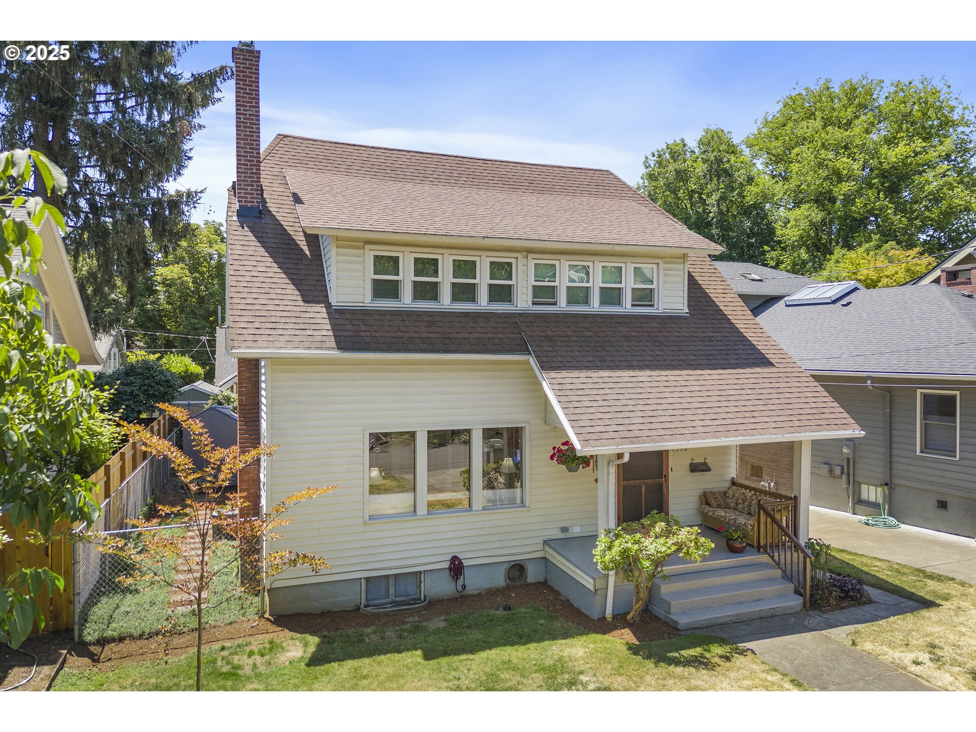 Property Photo: 4356 NE Davis St OR 97213