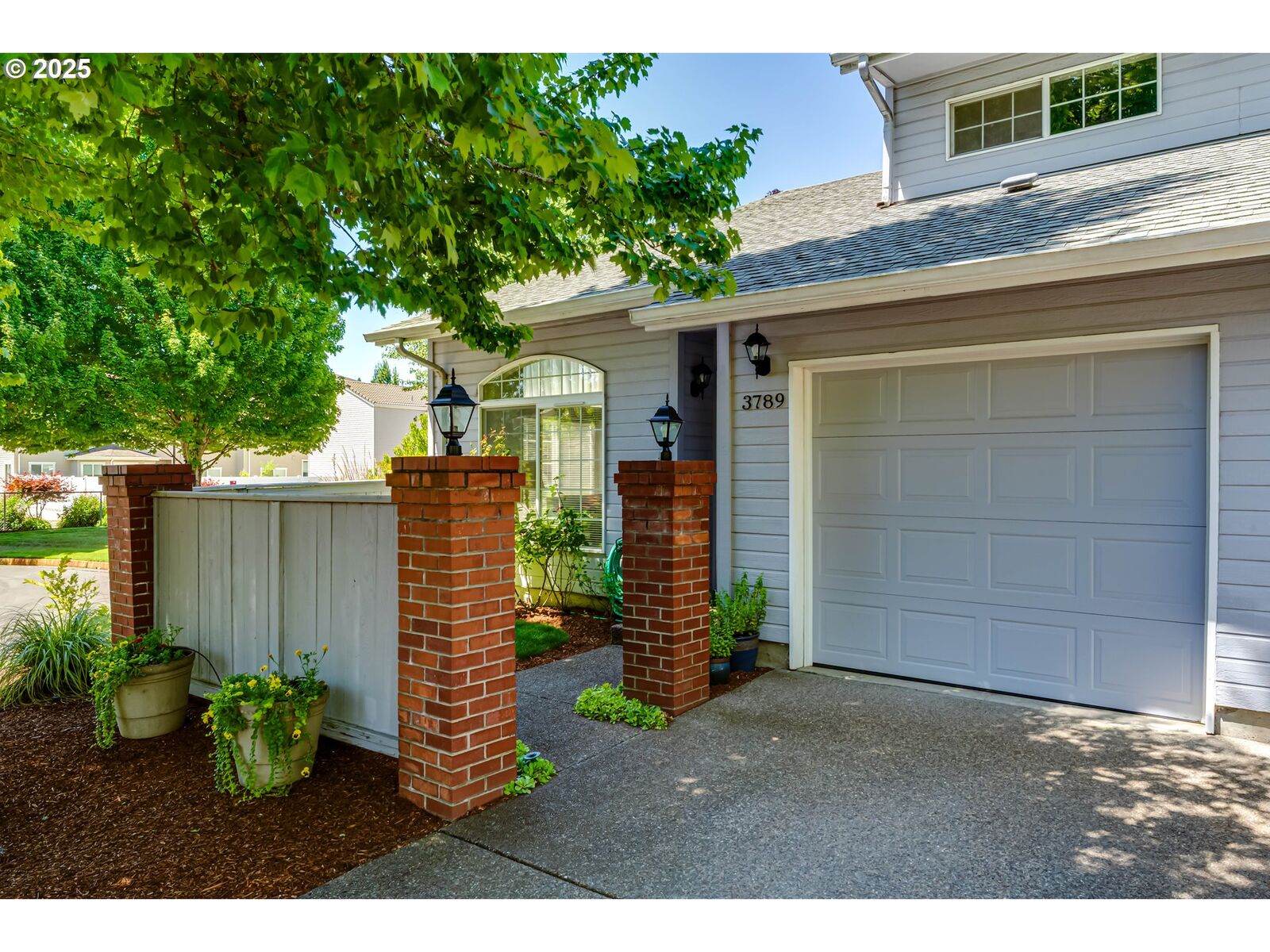 Property Photo: 3789 Westleigh St OR 97405