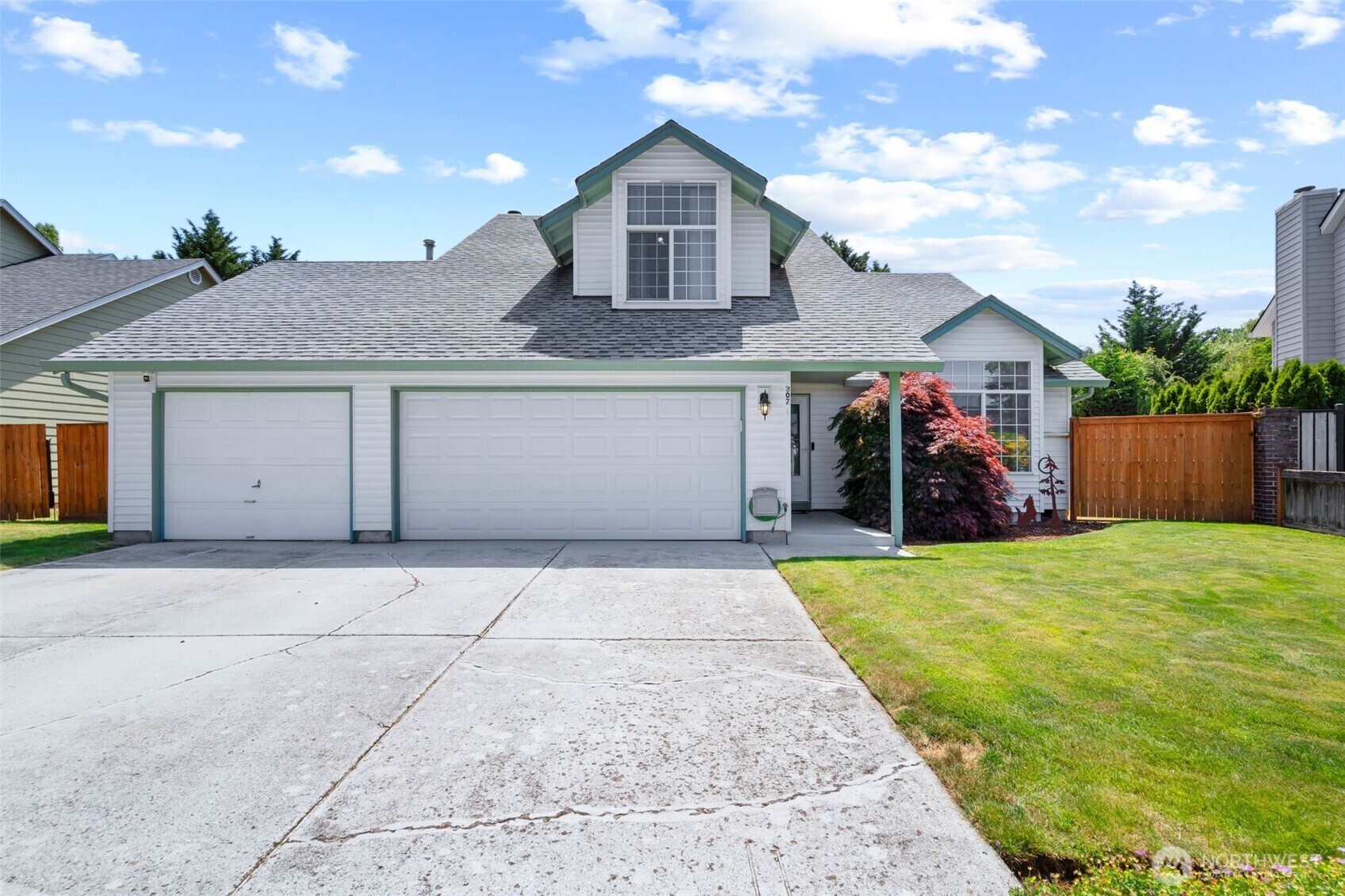 Property Photo: 307 NE 144th Street WA 98685