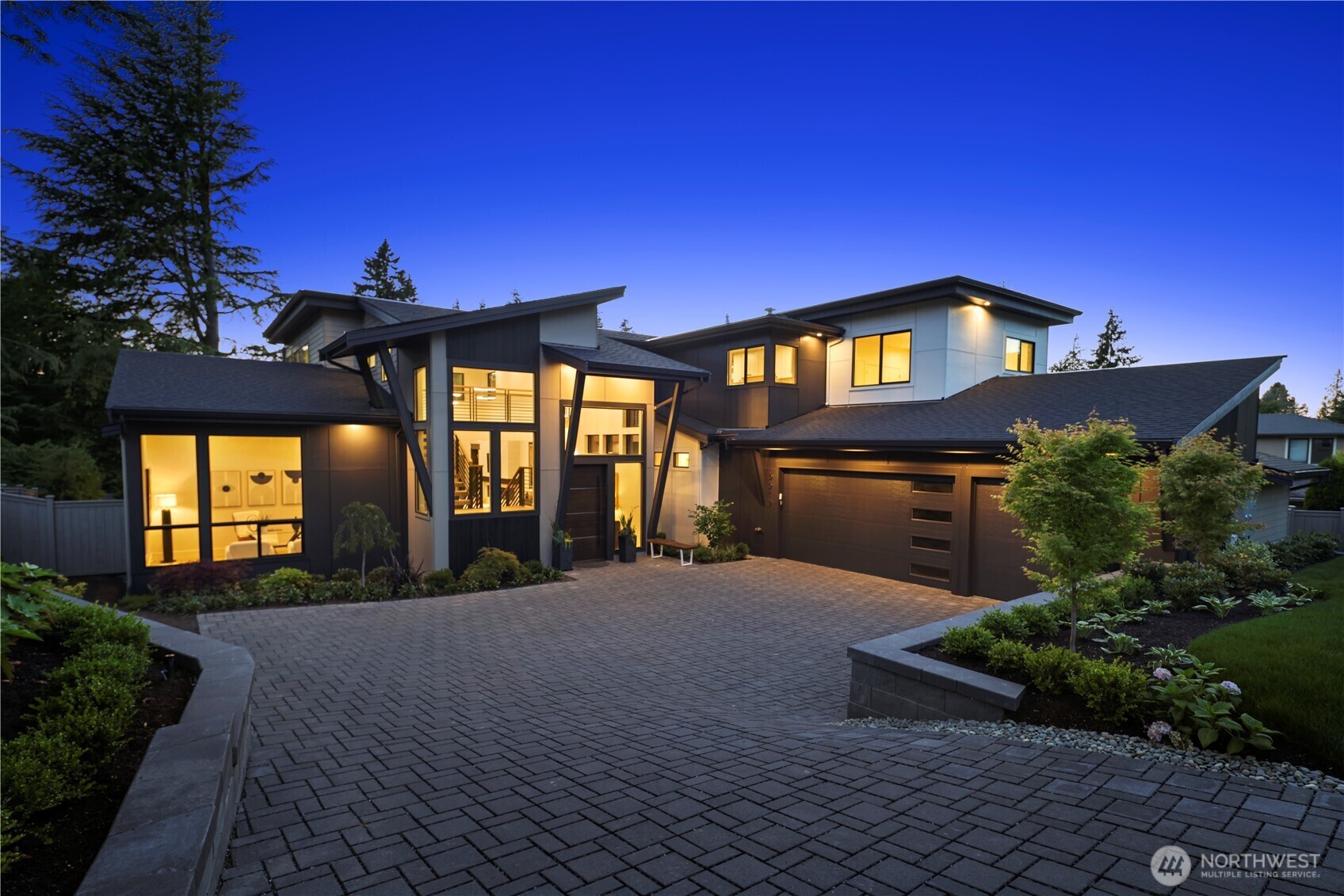 Property Photo: 5515 108th Avenue NE WA 98033