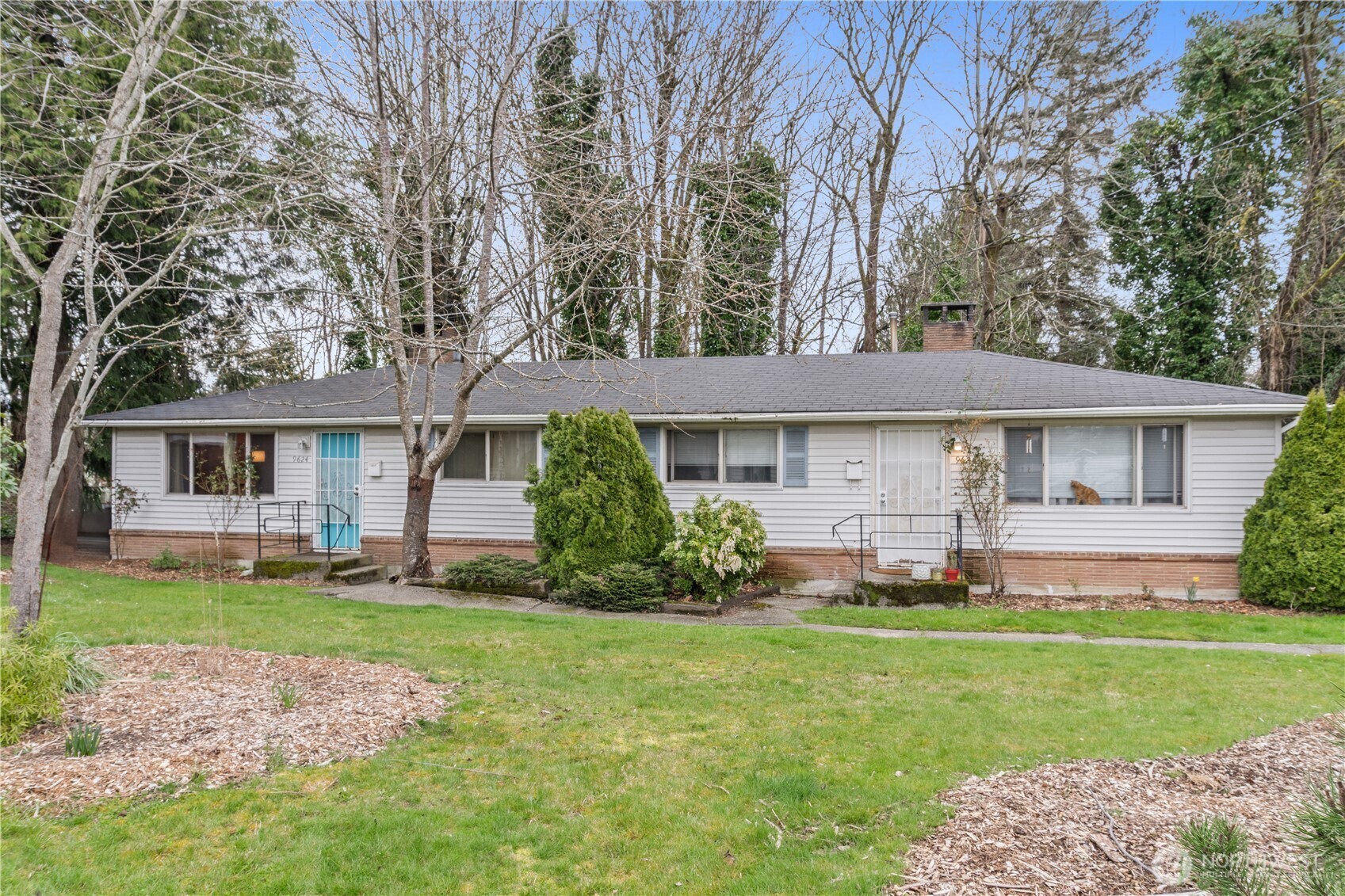 Property Photo:  9624  Renton Avenue S A/B  WA 98118 