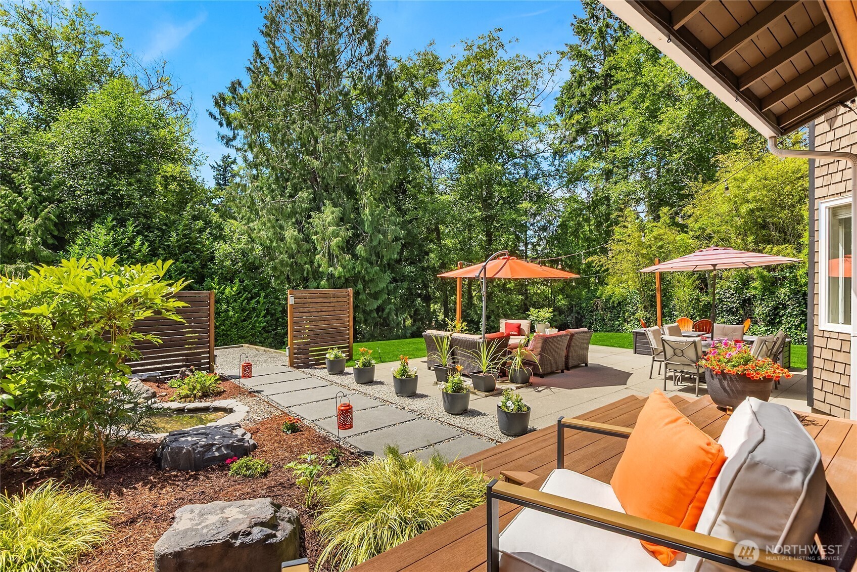 Property Photo:  12168  Viewcrest Place NE  WA 98110 
