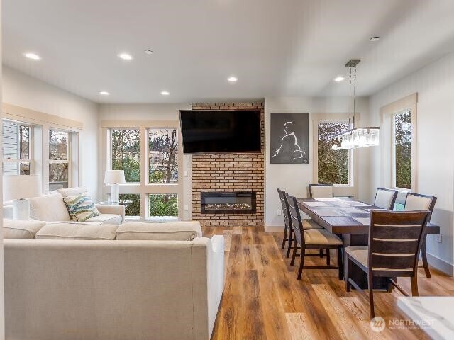 Property Photo: 13716 30 Avenue NE B WA 98125