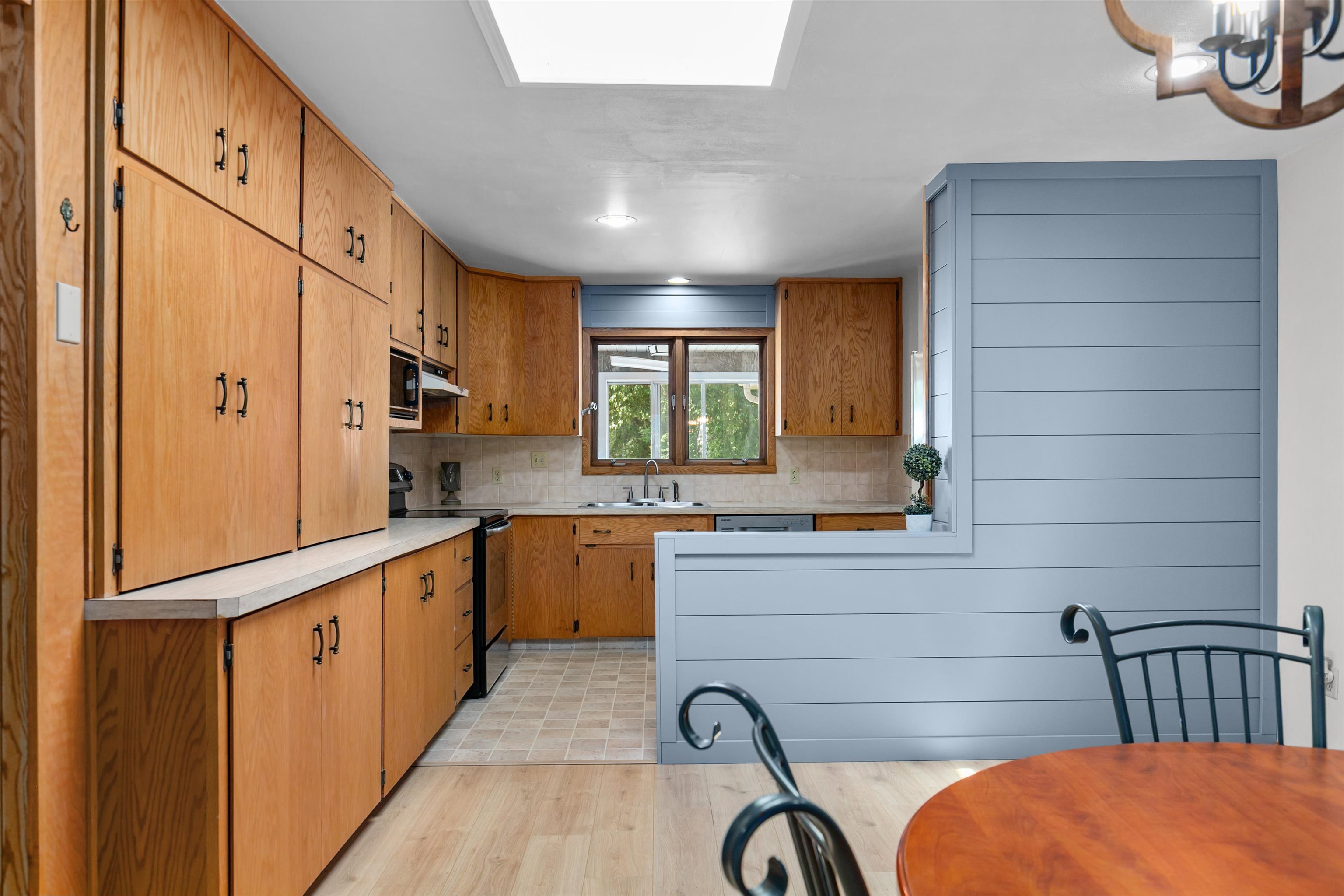 Property Photo: 2912 N Oneida Street WI 54911
