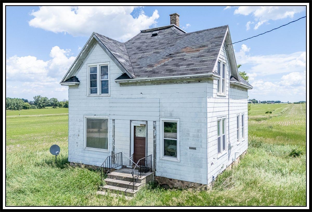 Property Photo: N4440 Mayflower Road WI 54106-8015