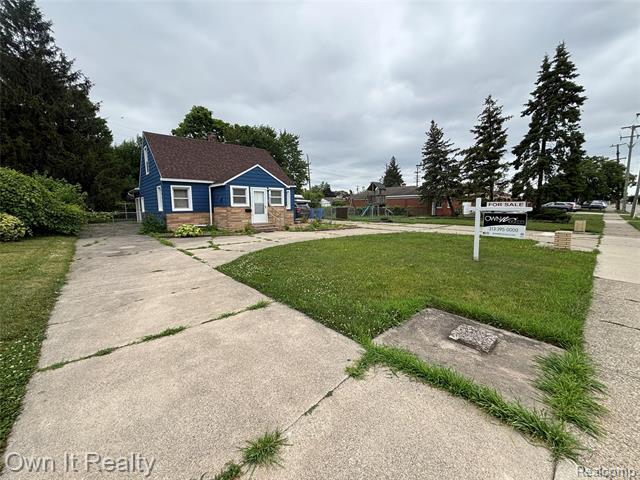 Property Photo: 5696 Kinloch Street MI 48127