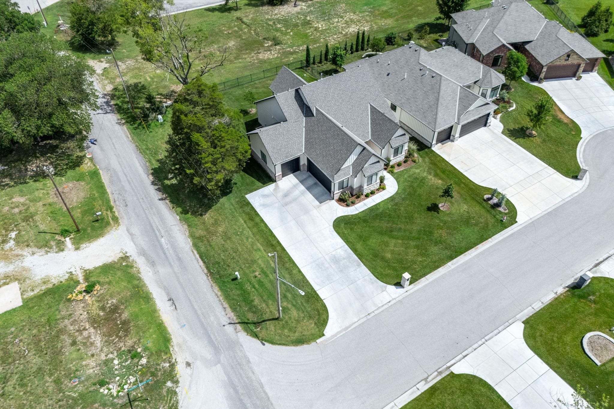 Property Photo: 396 N Jackson Heights Ct KS 67206