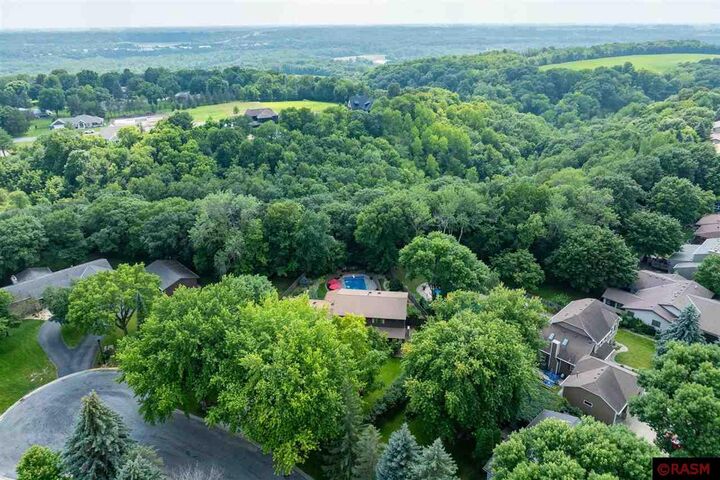 Property Photo: 31 Holiday Court MN 56003