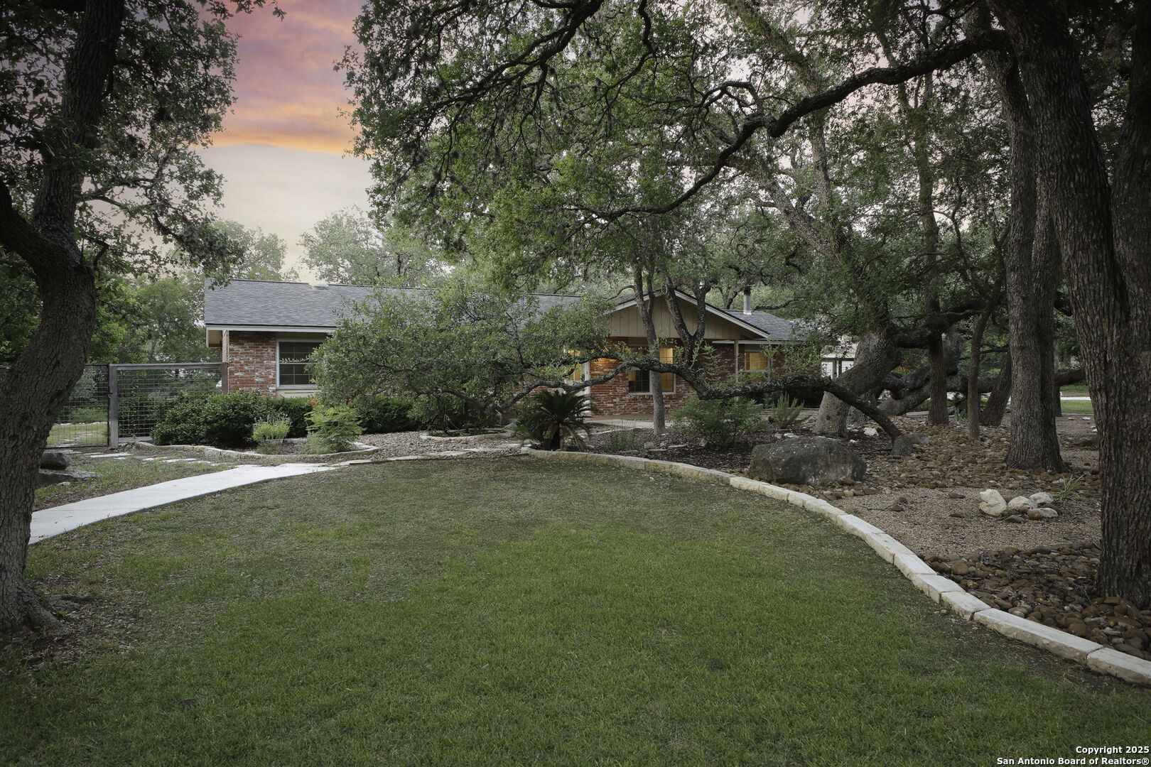 205 El Cerrito  Hollywood Park TX 78232 photo