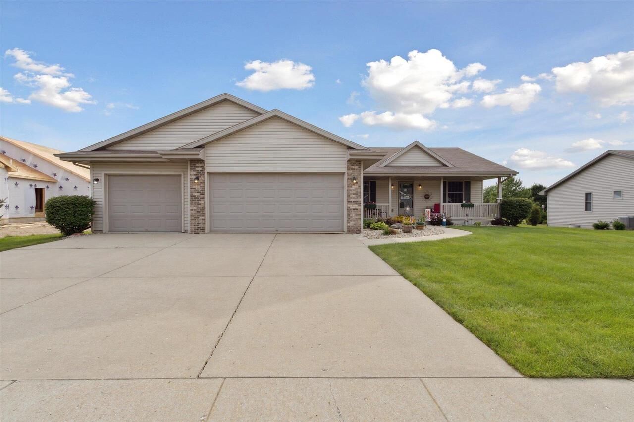 Property Photo: 753 Red Hawk Drive WI 53563