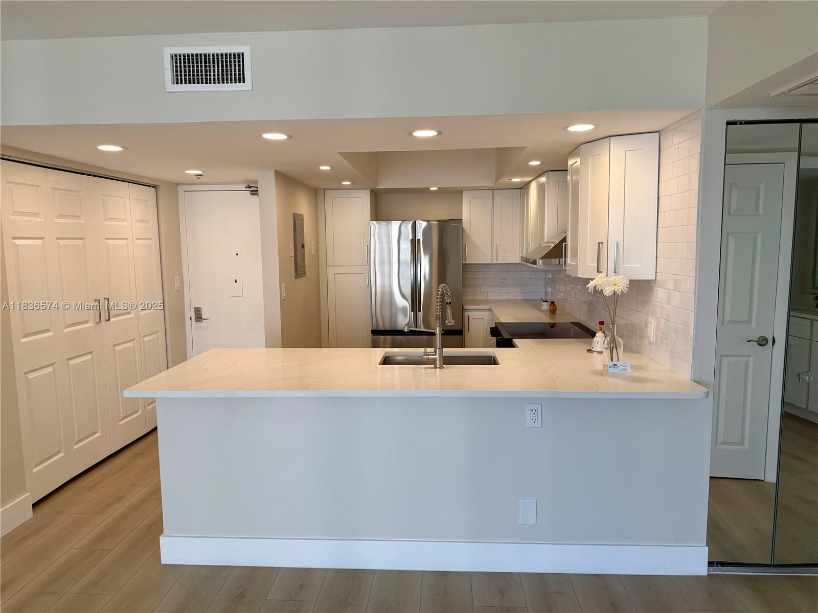 Property Photo: 20335 W Country Club Dr 1203 FL 33180