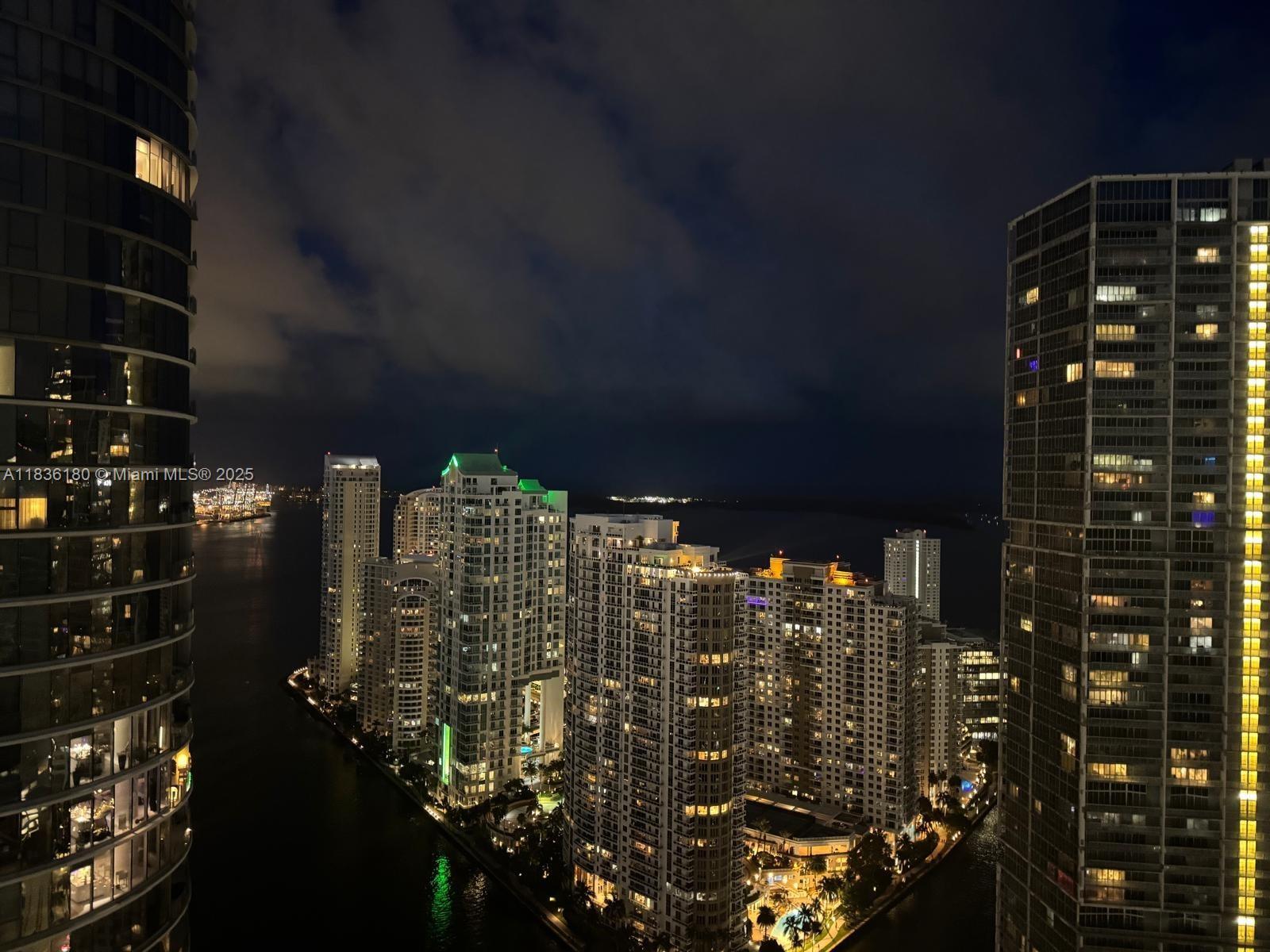 Property Photo: 200 Biscayne Boulevard Way 4603 FL 33131