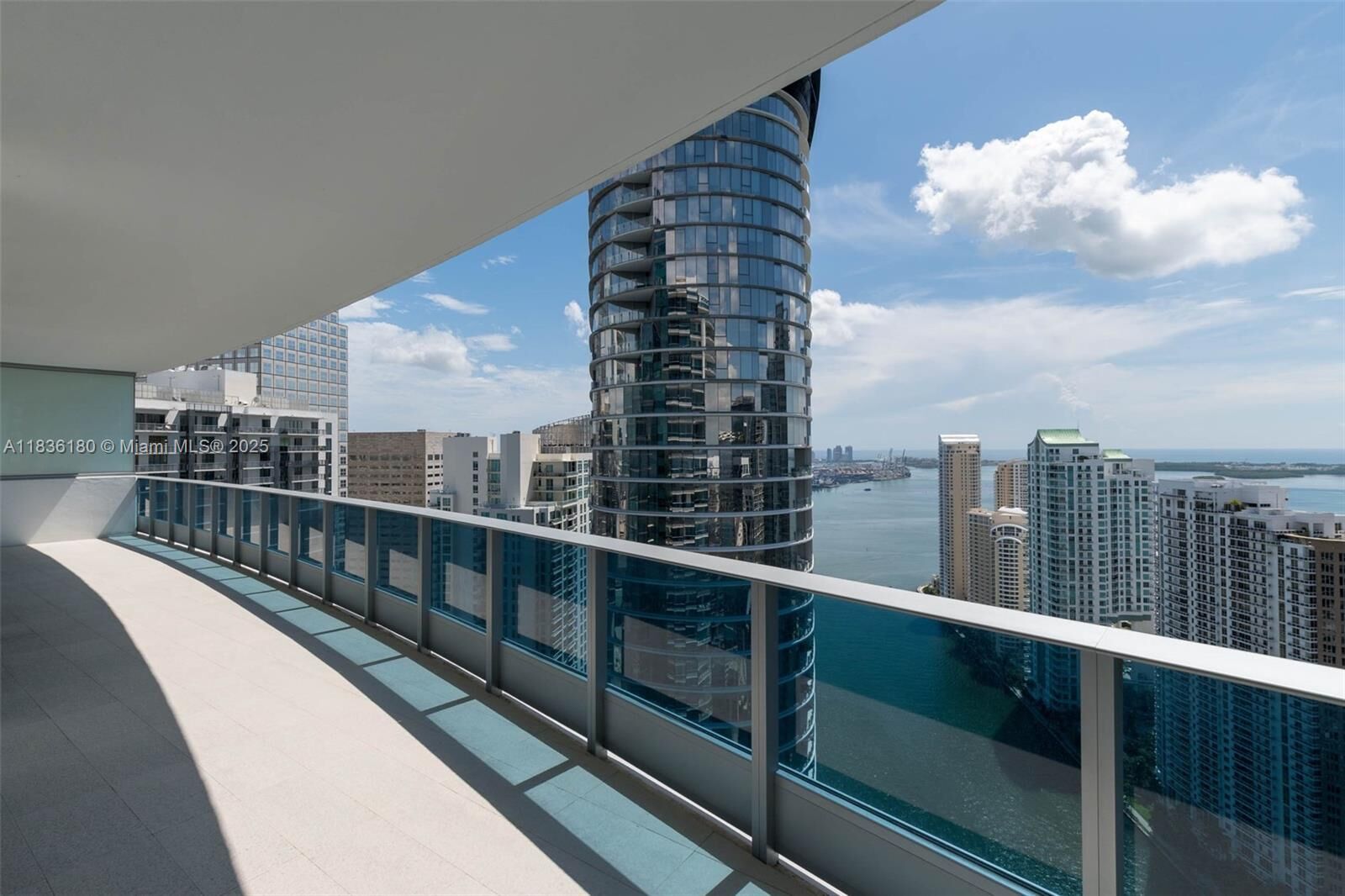Property Photo: 200 Biscayne Boulevard Way 4603 FL 33131