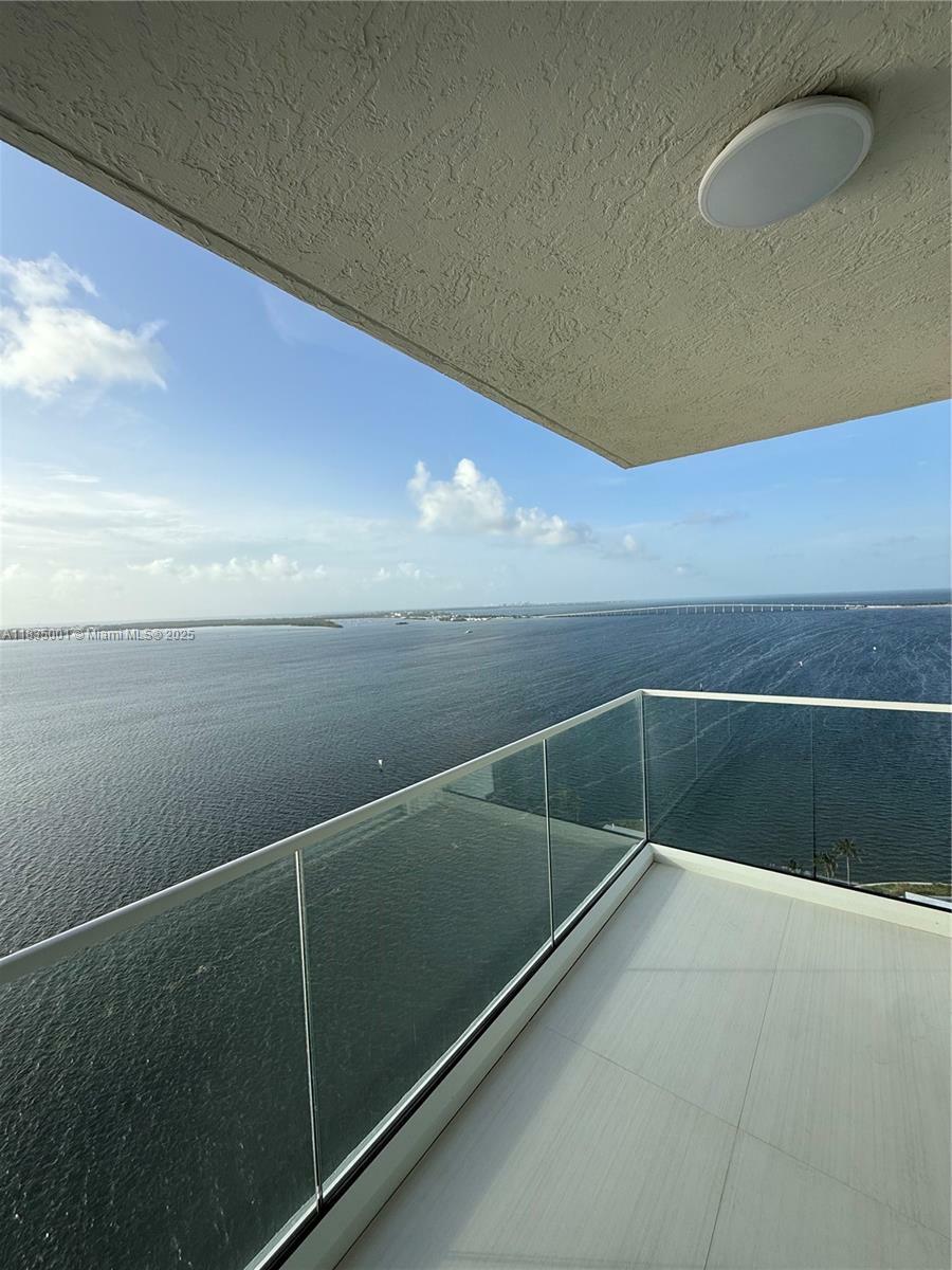 Property Photo: 800 Claughton Island Dr 2405 FL 33131