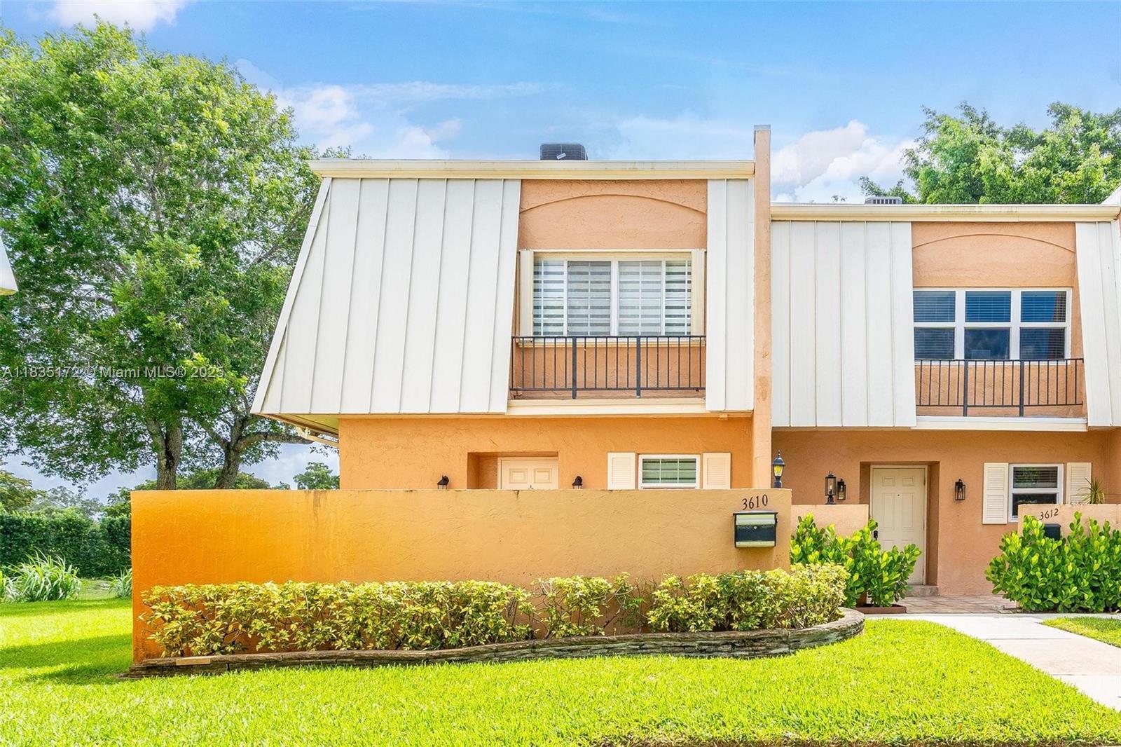 Property Photo: 3610 Citrus Trce 1 FL 33328-2633
