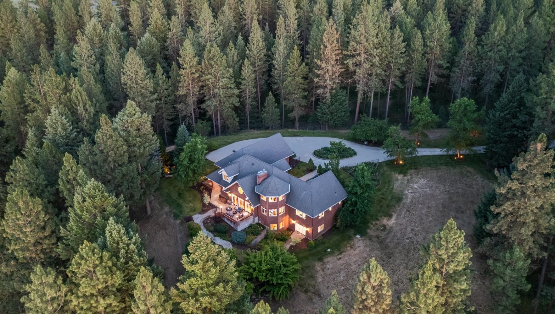 Property Photo: 1807 E Pinegate Ln WA 99224