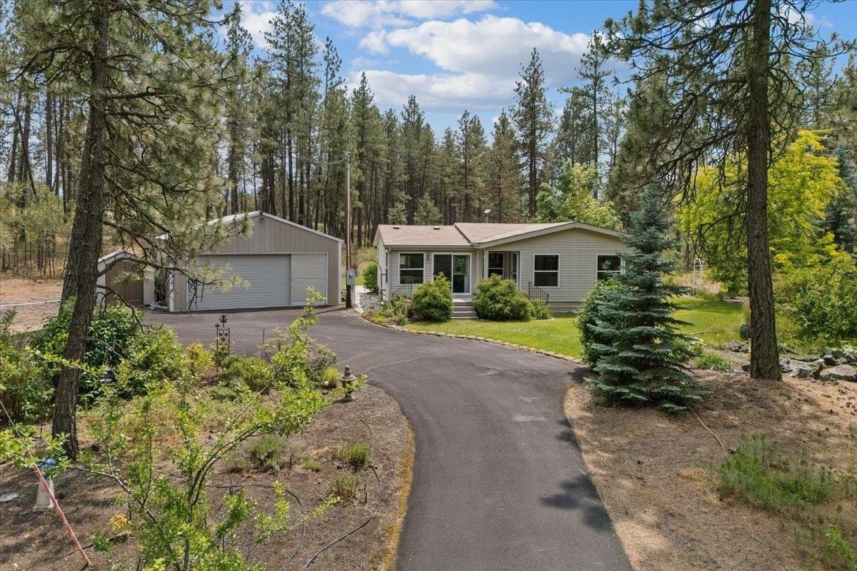 Property Photo:  17602 S Lois Dr  WA 99004 