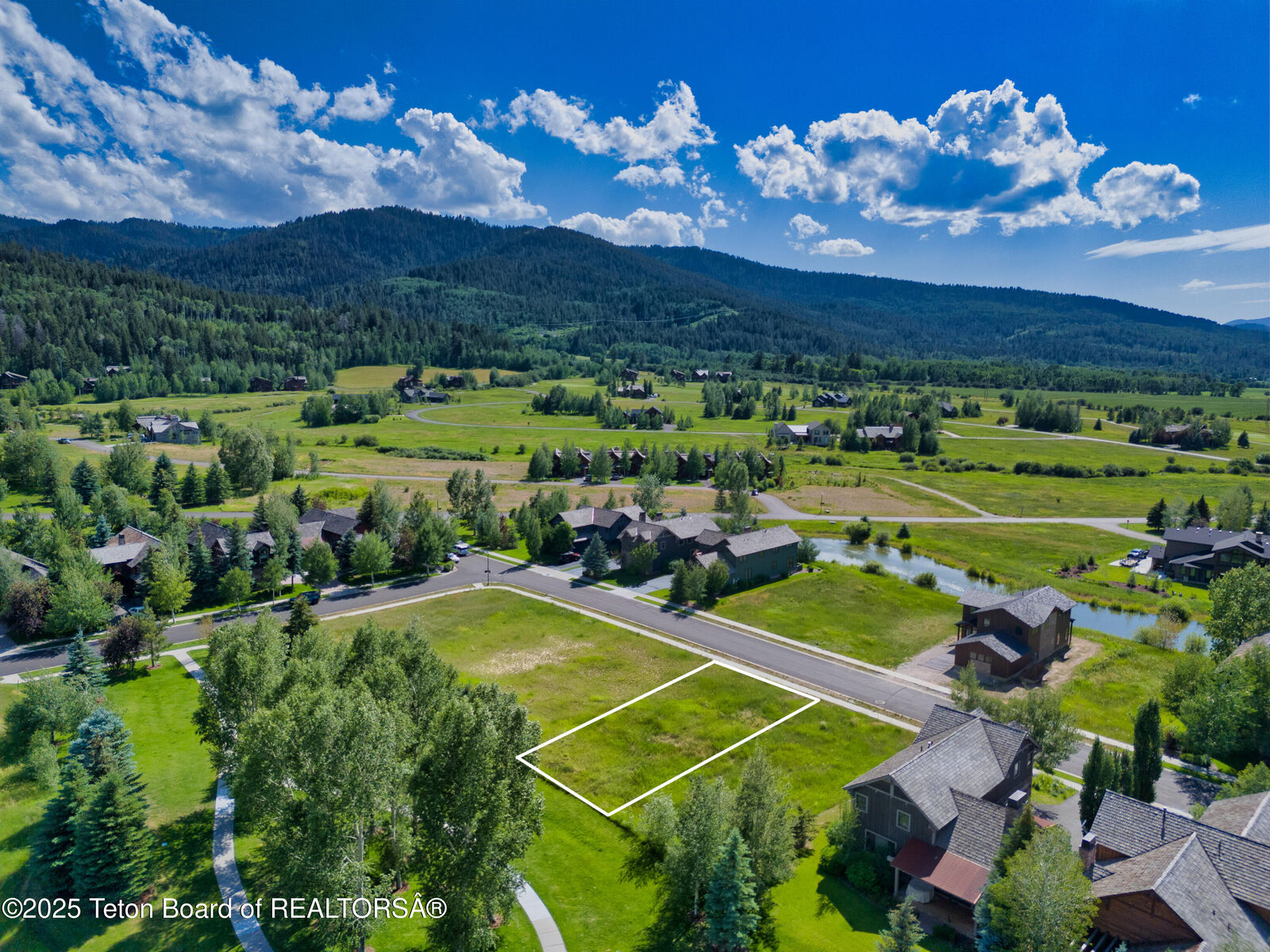 Property Photo:  105 Moulton Lane  ID 83455 