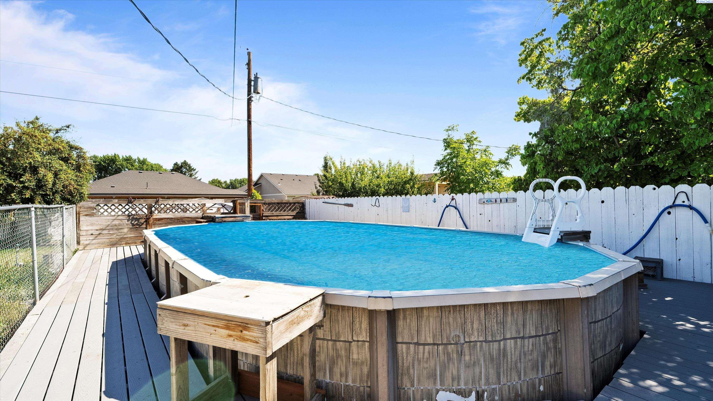 Property Photo: 3701 W Opal Place WA 99301-2136