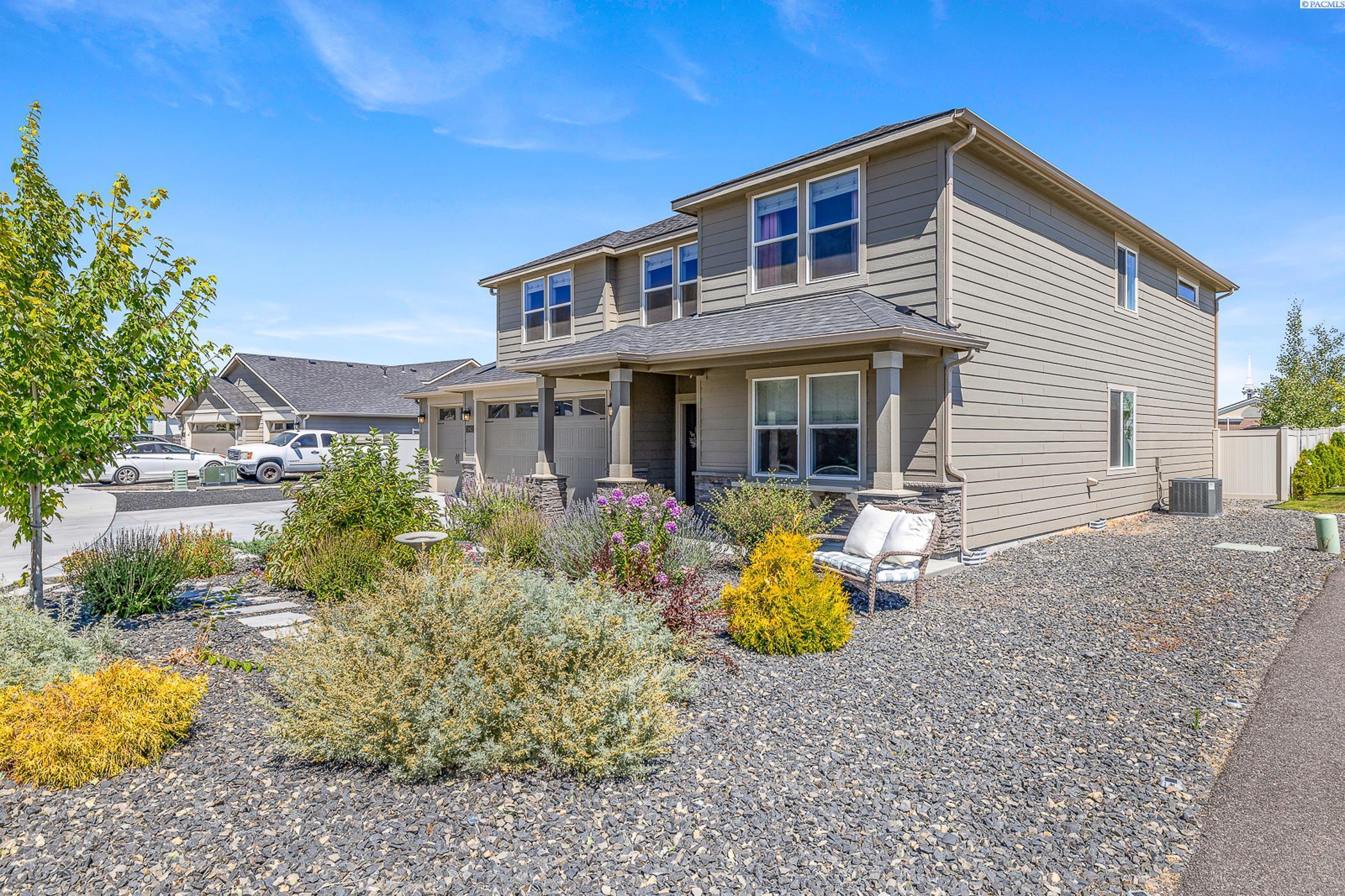 Property Photo: 3842 Curtis Dr WA 99353-7851
