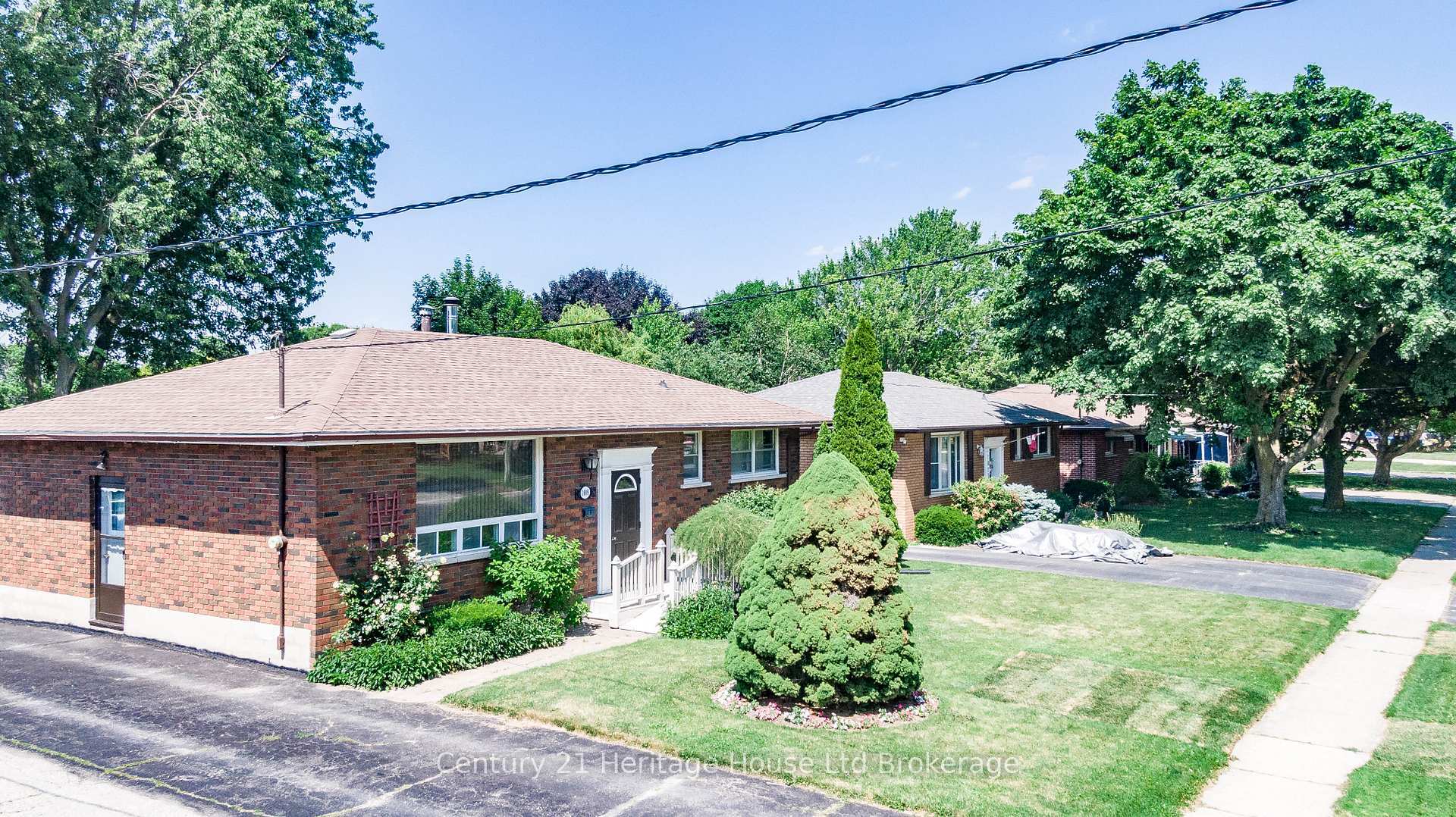 Property Photo: 1009 Warwick Street ON N4S 4S3
