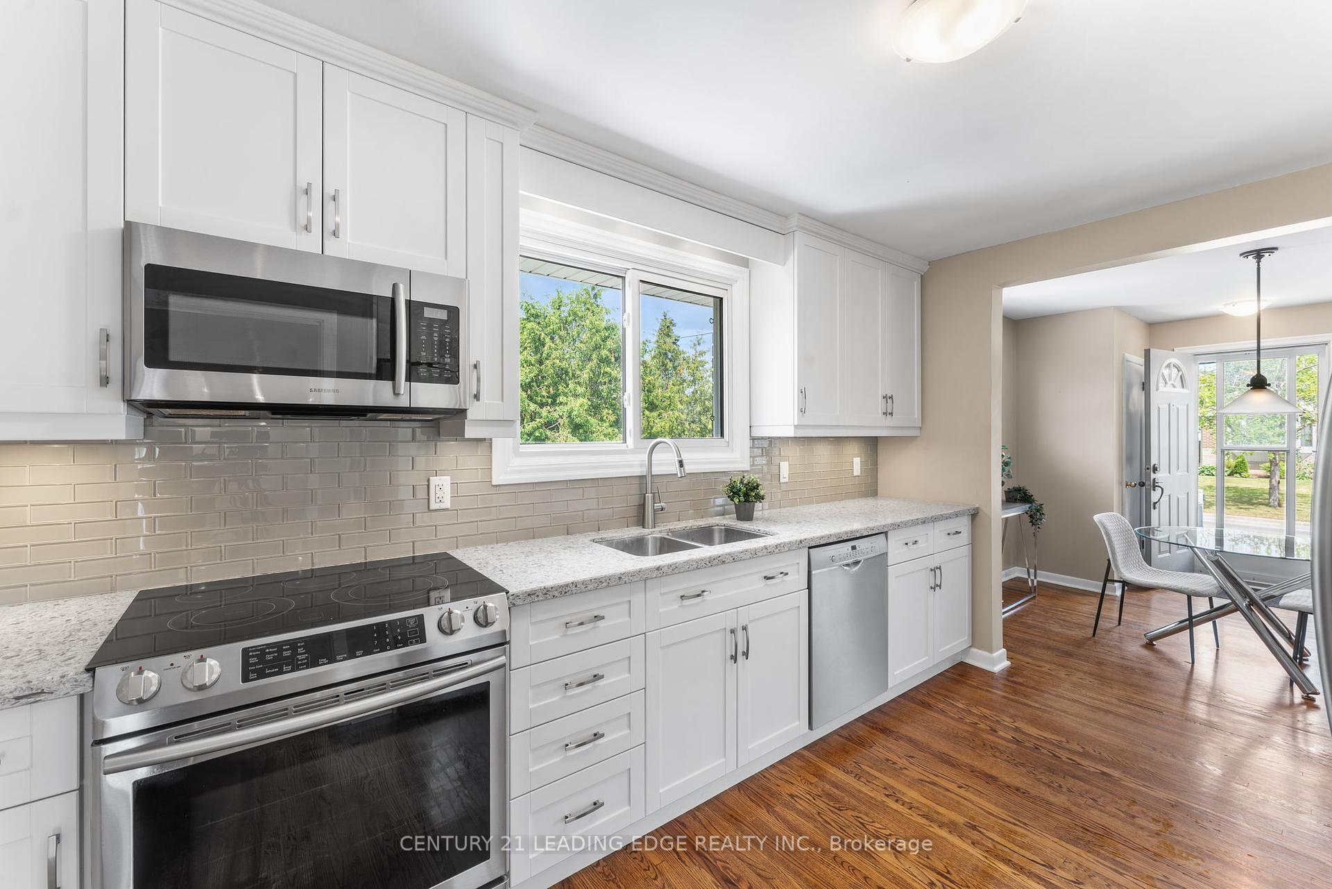 Property Photo: 701 Taylor Avenue ON L1H 2G3