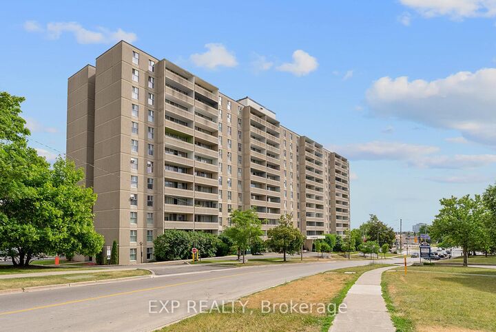 Property Photo: 2 Glamorgan Avenue 612 ON M1P 2M8