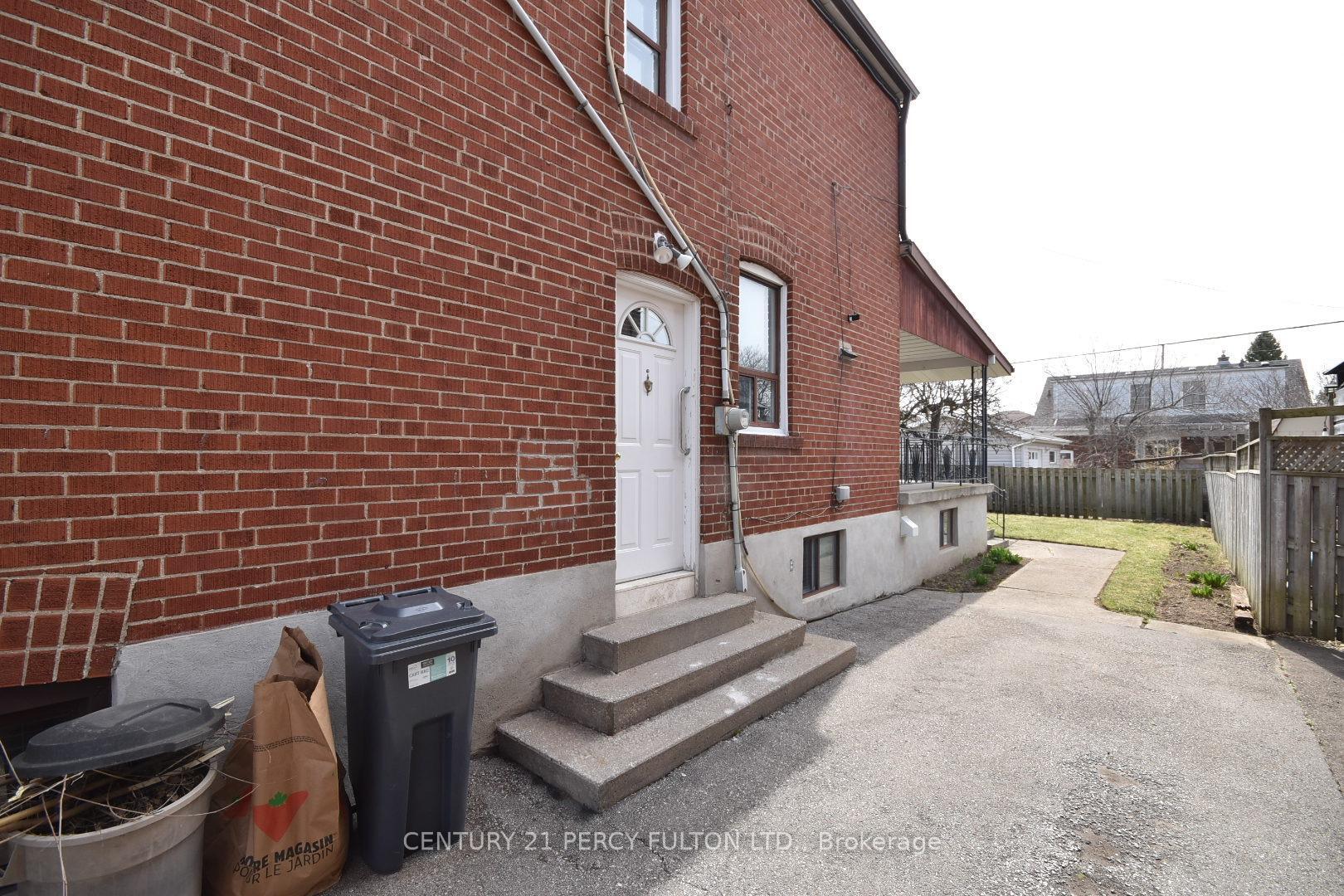 Photo de la propriété: 99 Galbraith Avenue Lower Level ON M4B 2B8