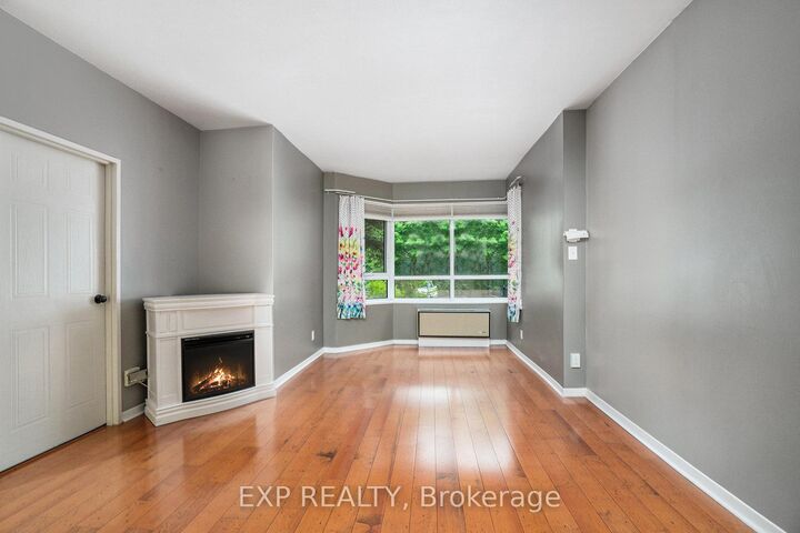 Photo de la propriété: 80 Sandcastle Drive 107 ON K2H 9E7