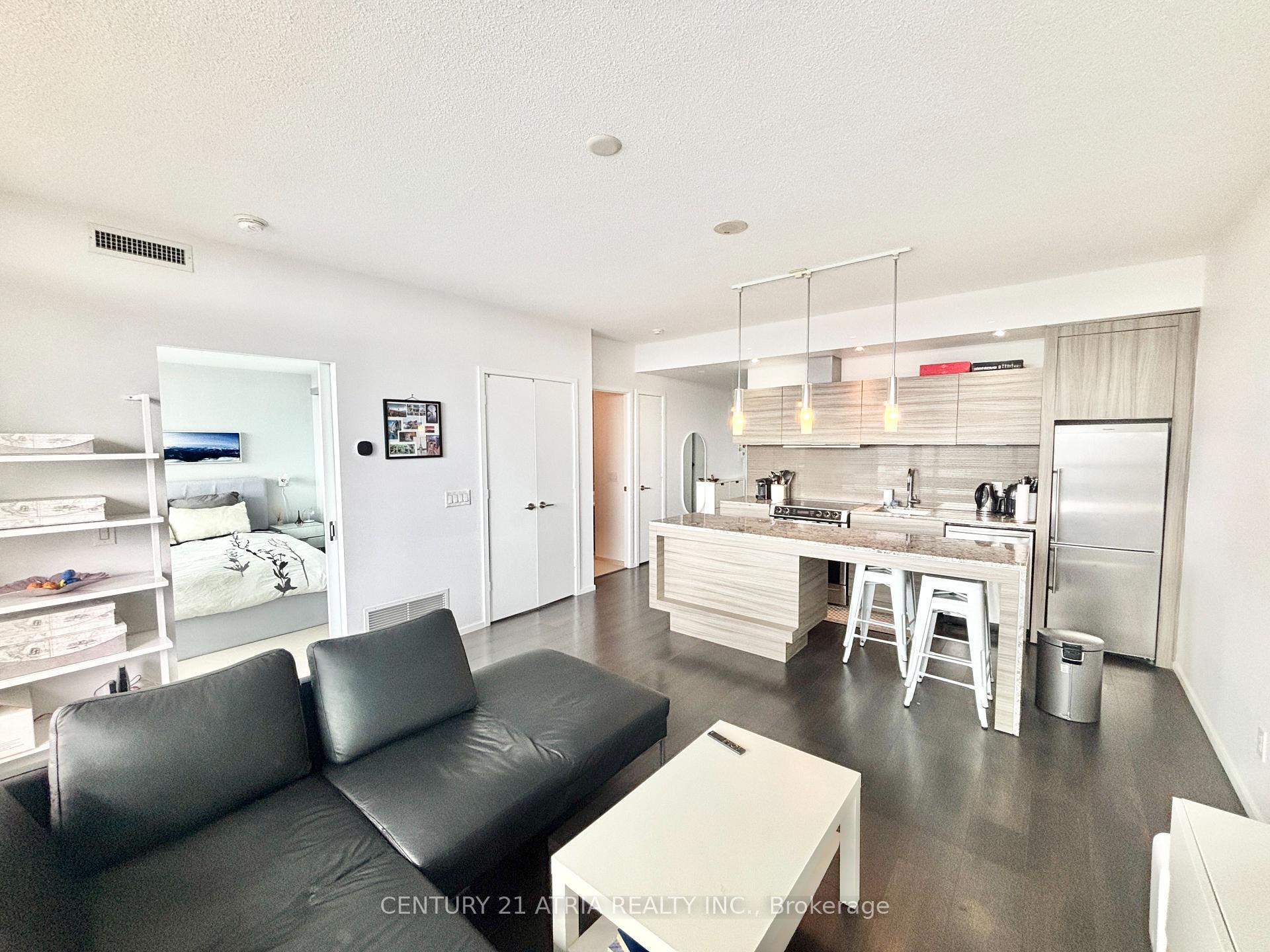 Property Photo: 8 Charlotte Street 2701 ON M5V 0K4