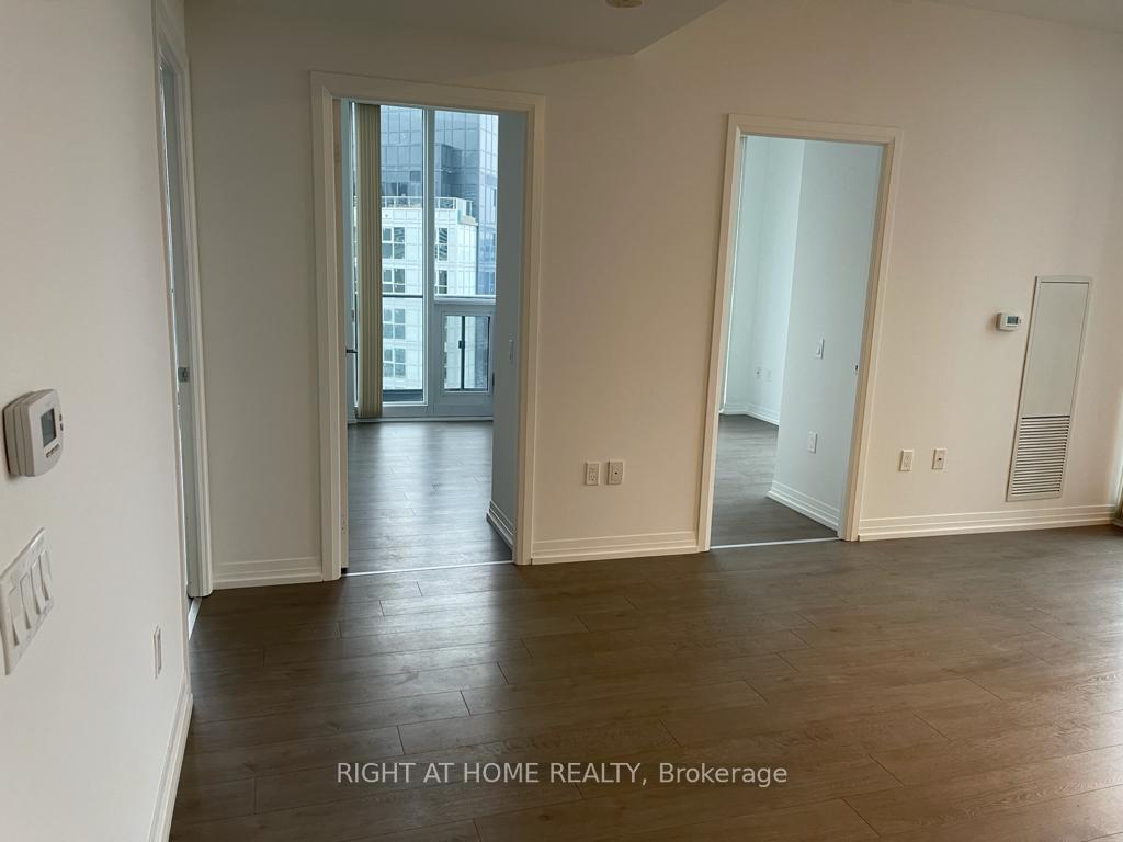 Property Photo: 251 Jarvis Street 1216 ON M5B 2C2