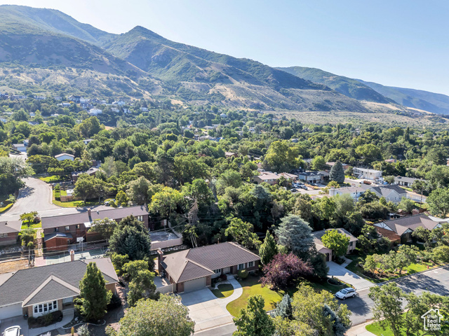 Property Photo: 421 S 1400 E UT 84037