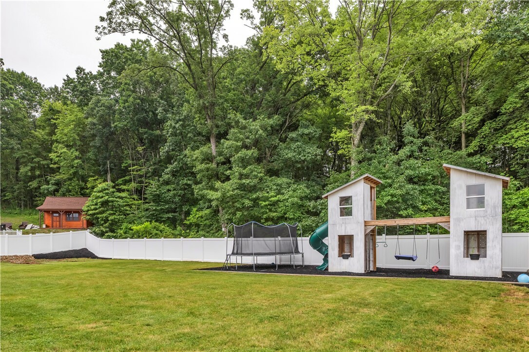 Property Photo: 280 Crabapple Ln PA 15010