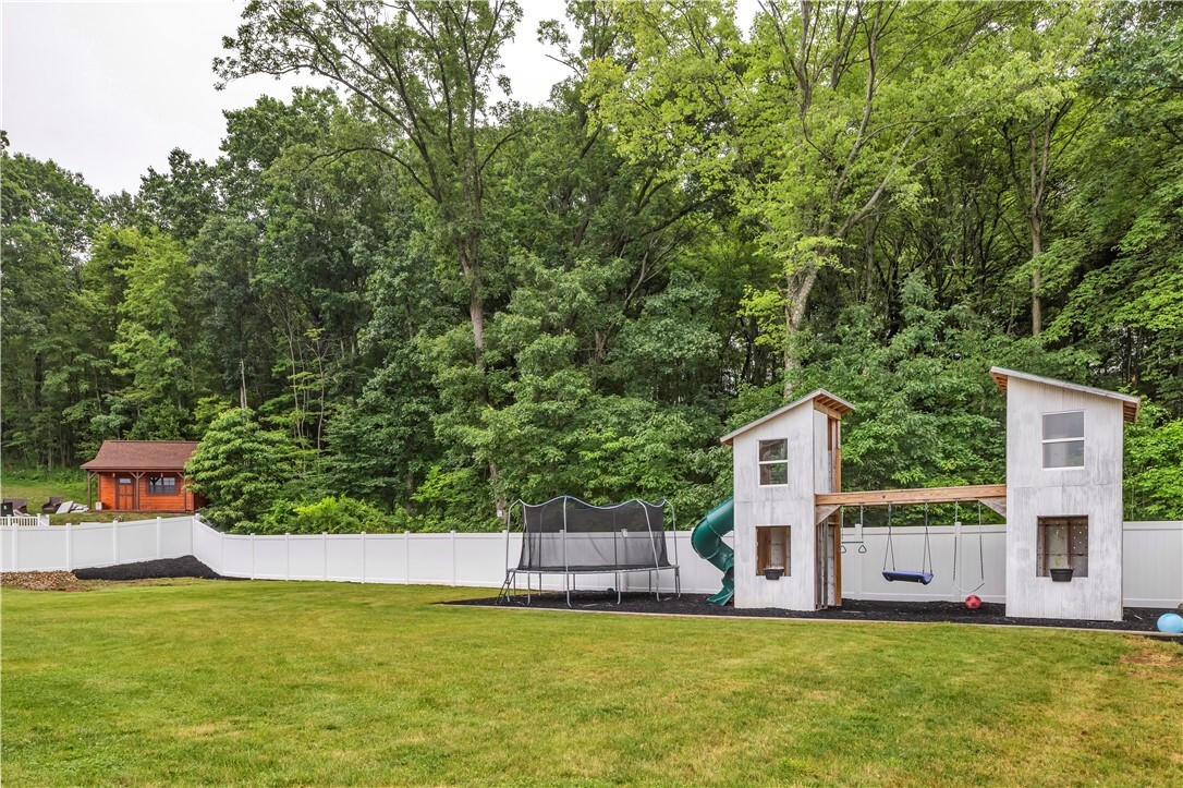 Property Photo: 280 Crabapple Ln PA 15010