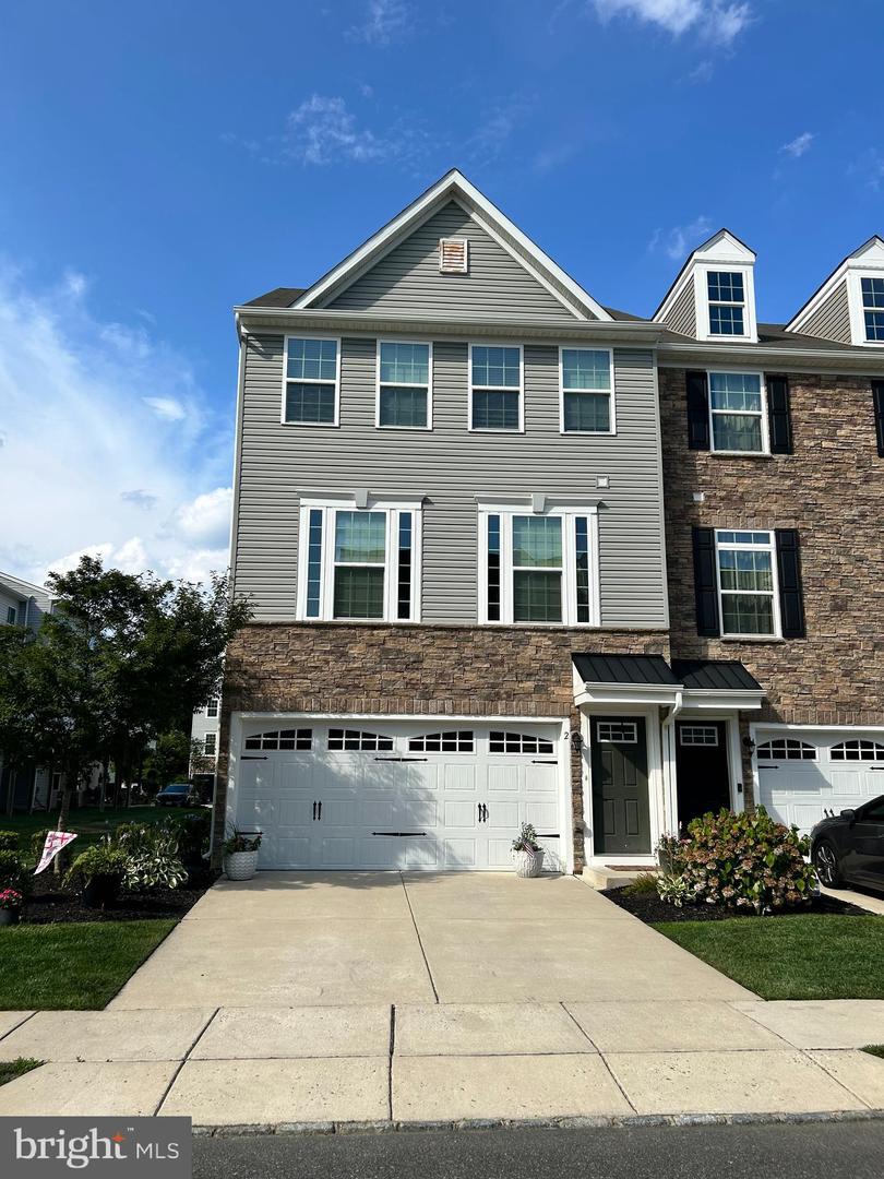 Property Photo:  2 Cardinal Court  NJ 08080 