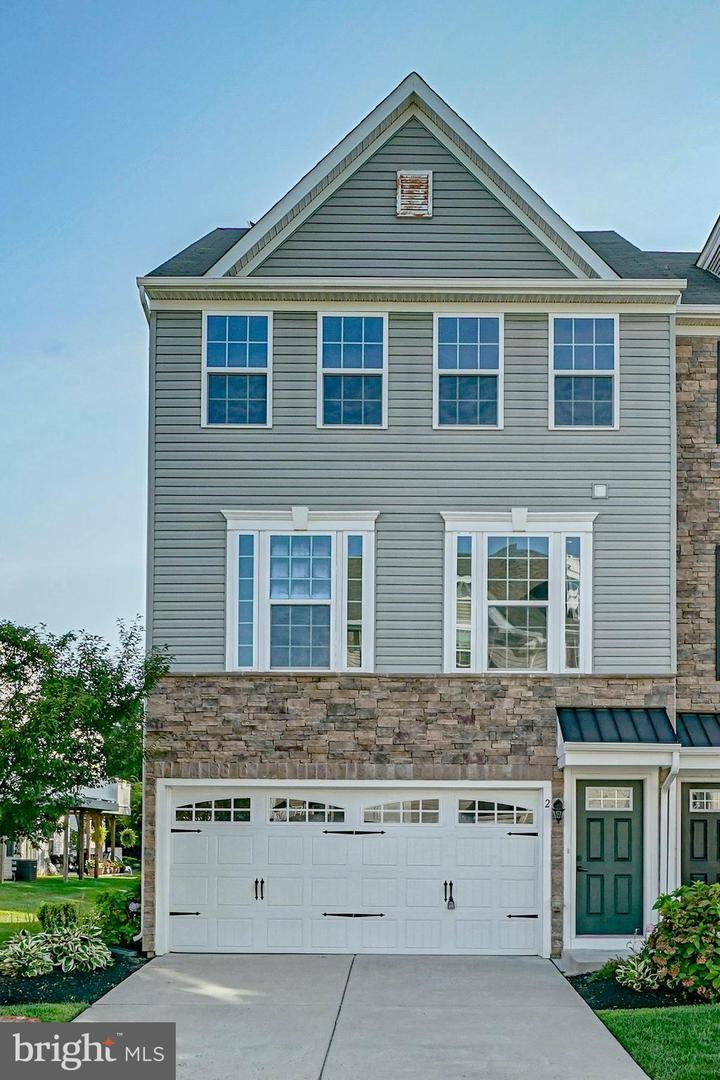 Property Photo:  2 Cardinal Court  NJ 08080 