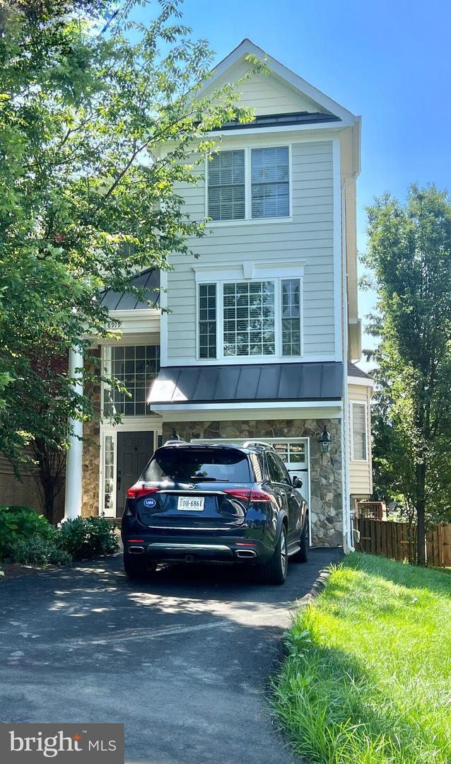 6919 Willow Street  Falls Church VA 22046 photo