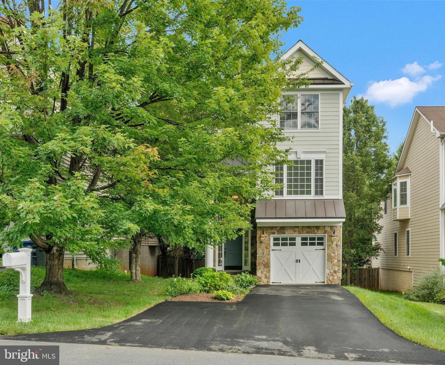 Property Photo: 6919 Willow Street VA 22046